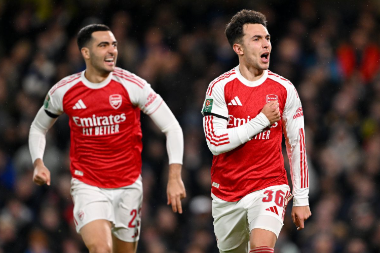 开云在线观看-从“平淡官宣”到中场核心：苏维门迪堪称夏窗最佳签约