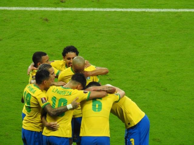 库鸟时隔1年多再进球 巴西队4比0大胜巴拉圭！